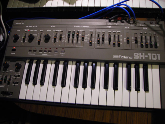 Roland SH-101 synthesizer